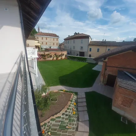 Roero Sunset Semesterbostad